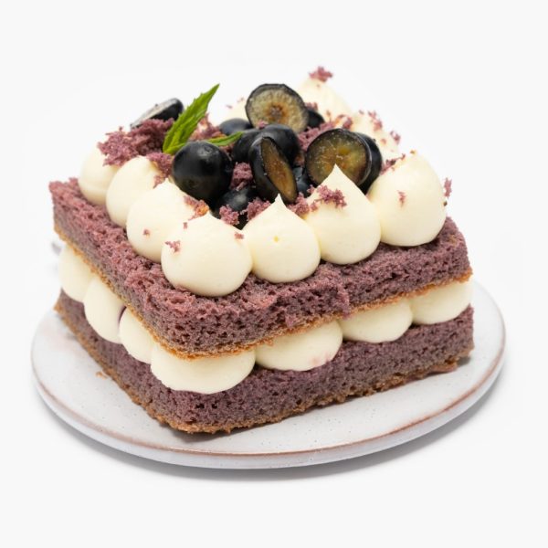 PRAJITURA LILIAC CU AFINE SI VIOLETE